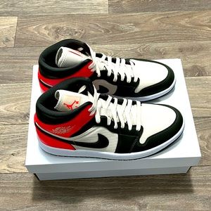 Nike Air Jordan 1 Mid SE Light Orewood Brown DQ6078-100 Women's 11 / Men's 9.5